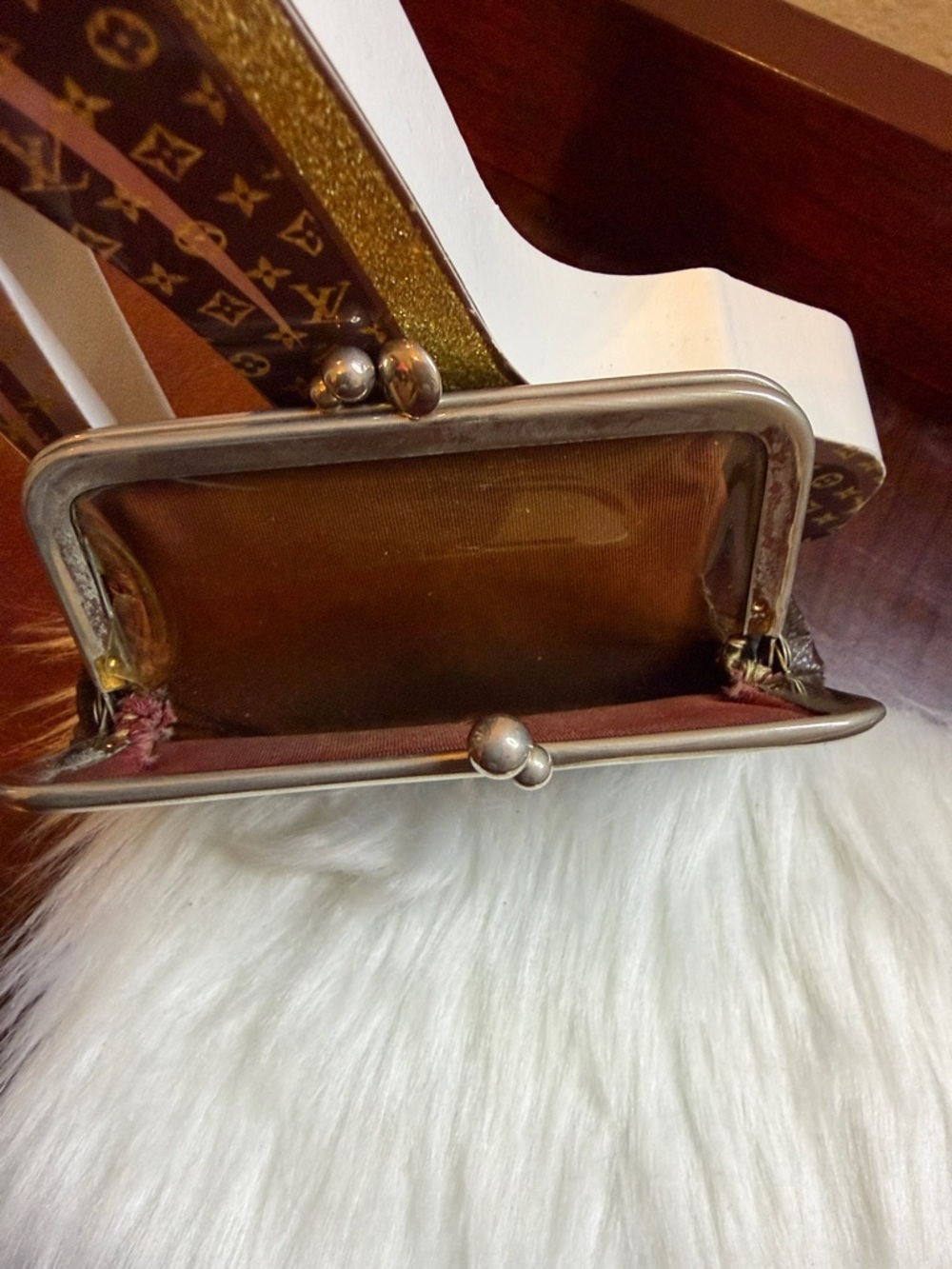 Louis Vuitton Brown Monogram Kiss-Lock Coin Purse - Picture 4 of 5